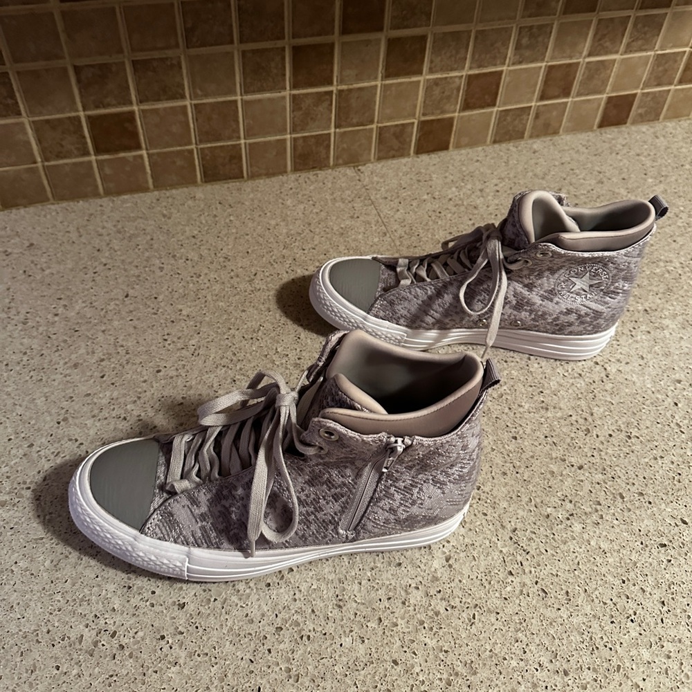 Converse Chuck Taylor Gray Patterned High-Top Sne… - image 1
